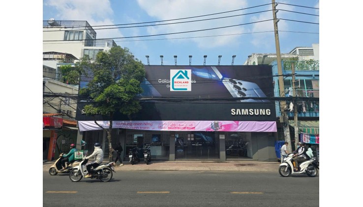 Cho thuê nhà Mặt Tiền Cách Mạng Tháng 8, P.11 Q.3+ Diện tích: 15,5m x 4m -Giá 105 Triệu